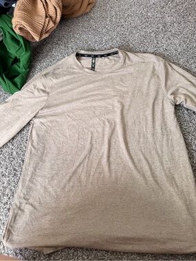 Men's Long-Sleeve Crew Neck Shirt in Beige